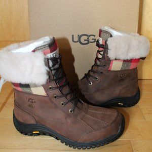 NIB UGG WOMEN'S ADIRONDACK II PLAID LEATHER BOOTS, SIZE 9